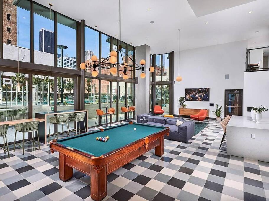 Top Floor High Rise 3 Bed Dtla Skyscraper Penthouse Лос Анджелис Екстериор снимка