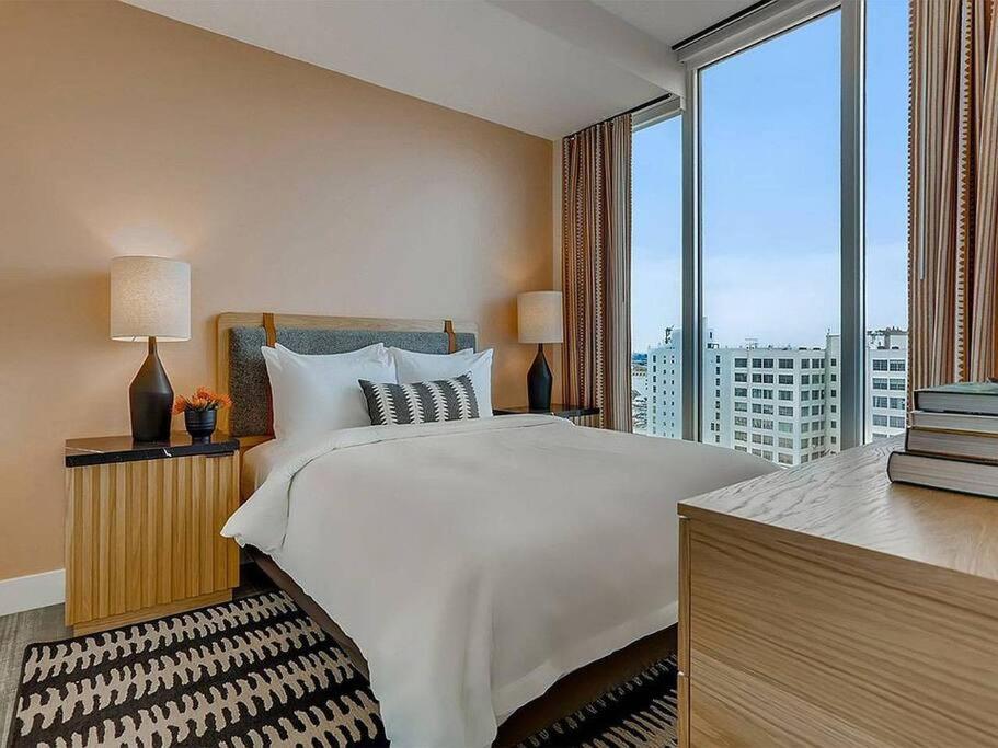 Top Floor High Rise 3 Bed Dtla Skyscraper Penthouse Лос Анджелис Екстериор снимка